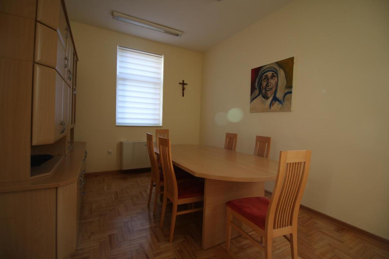 אלכסינץ Hostel Teresianum מראה חיצוני תמונה