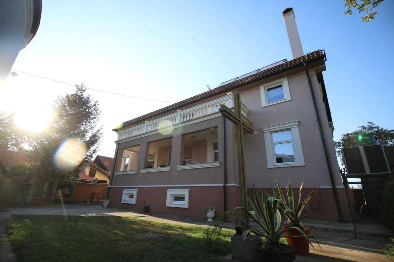 אלכסינץ Hostel Teresianum מראה חיצוני תמונה